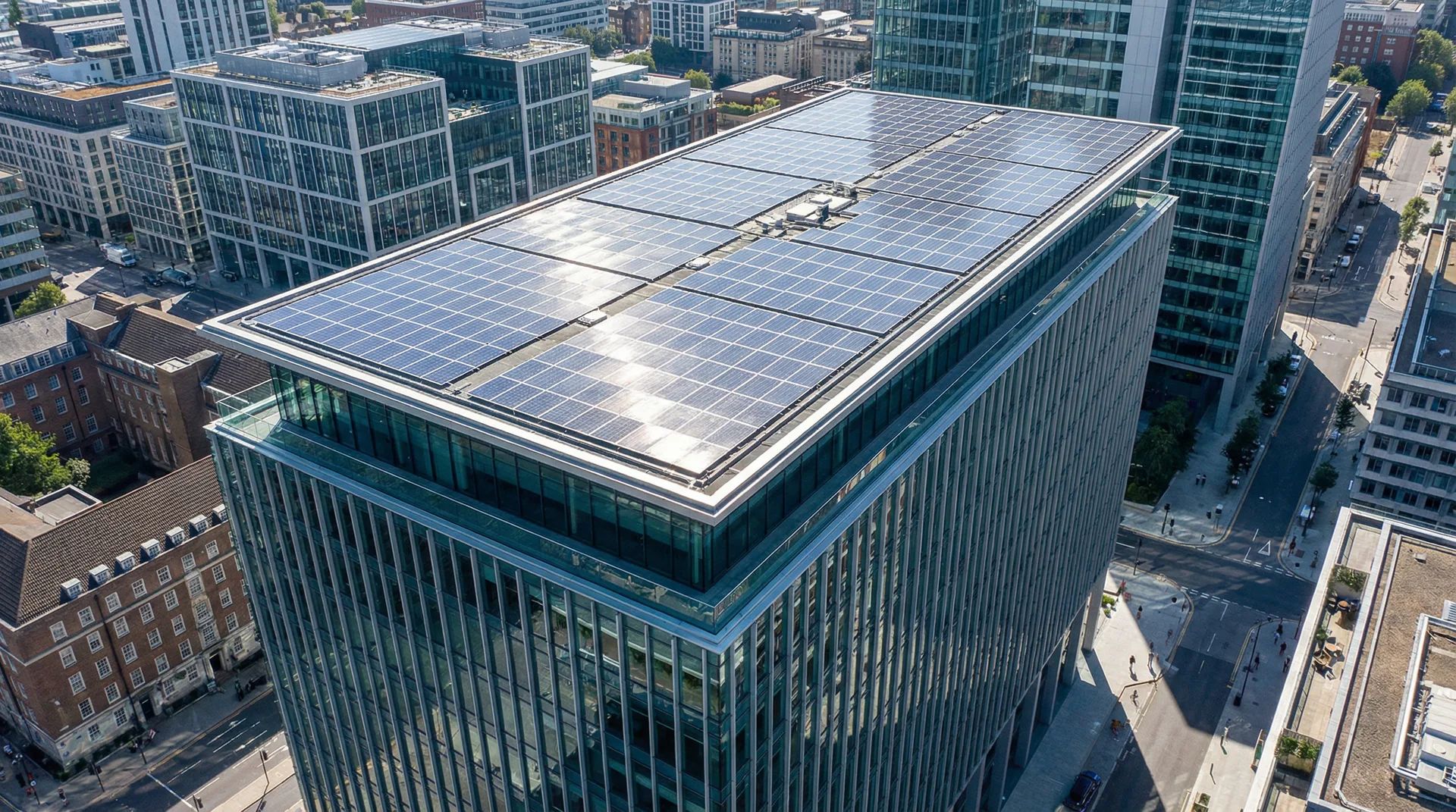 Installation photovoltaïque sur bâtiment commercial à Lyon - Projet SOLANEA
